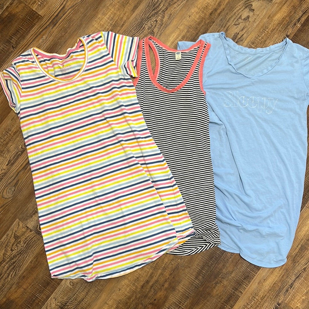 Womens sleepshirts. Small